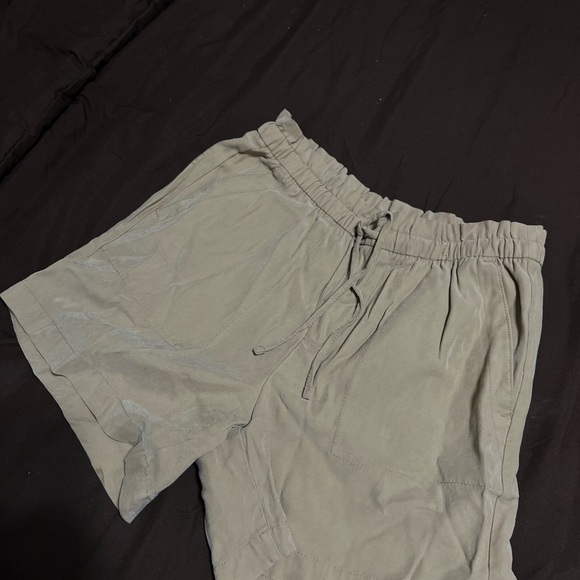 OLD NAVY shorts - Picture 12 of 12
